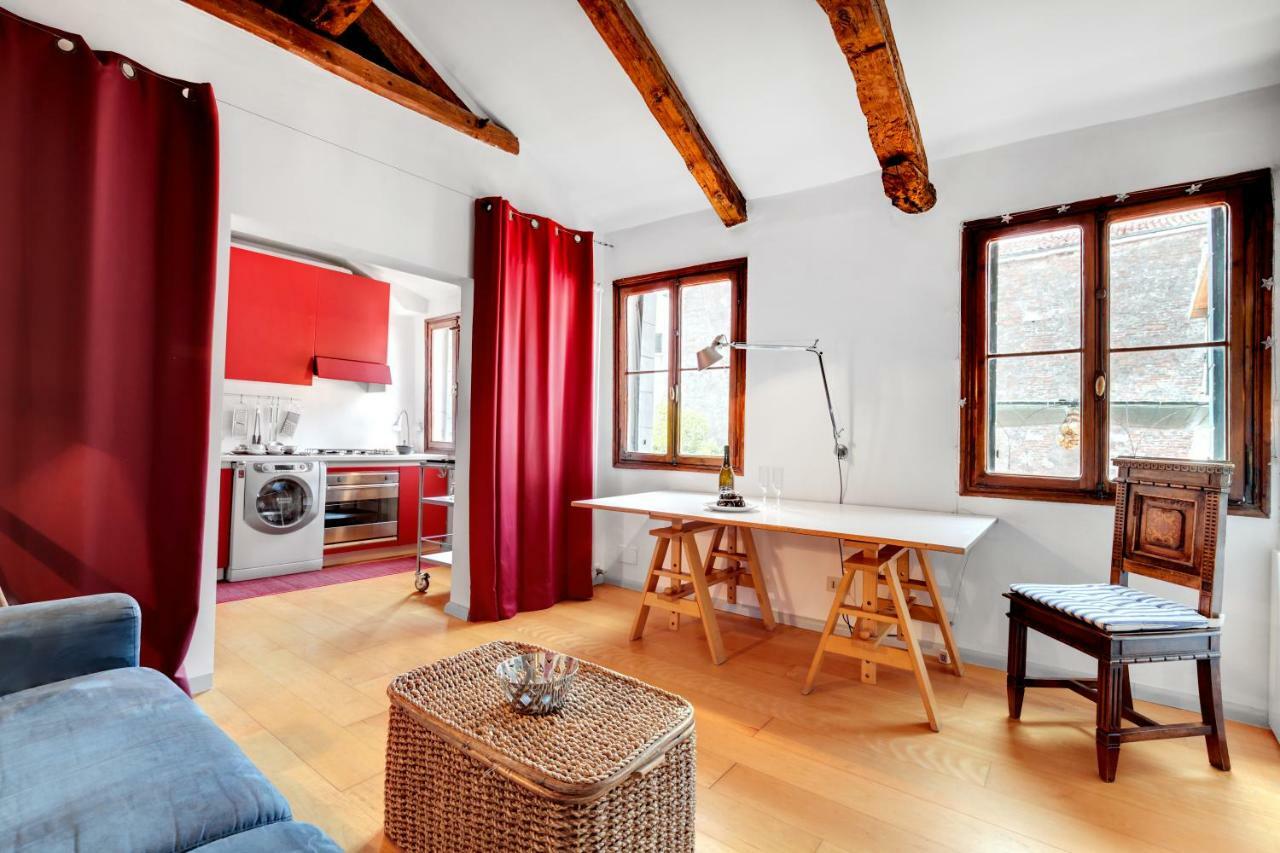 Bragora Smoochy Attic In Apartment *